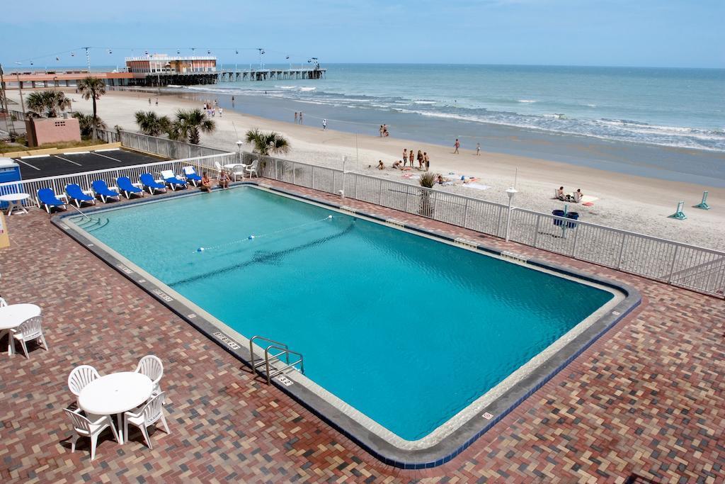 Comfort Inn & Suites Daytona Beach Oceanfront Exterior photo