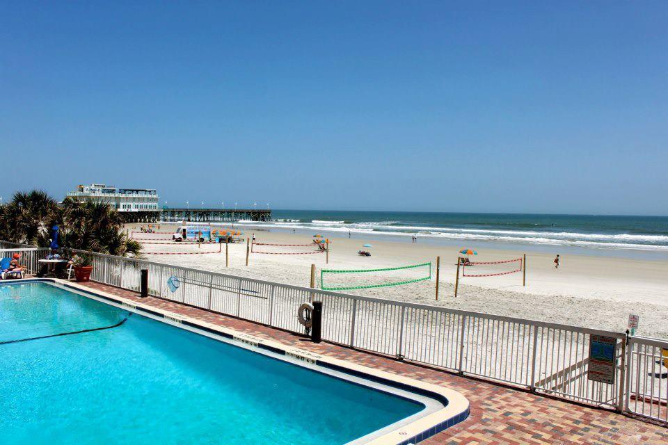 Comfort Inn & Suites Daytona Beach Oceanfront Exterior photo