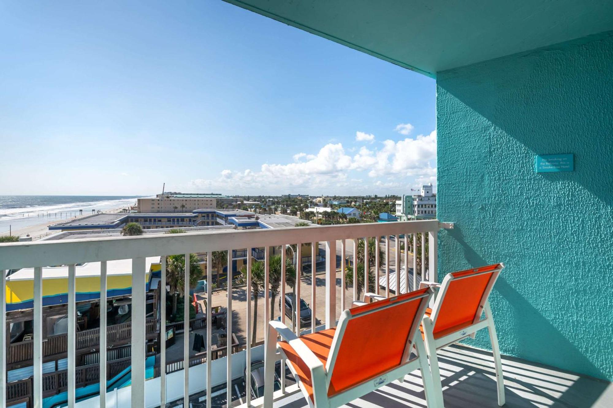 Comfort Inn & Suites Daytona Beach Oceanfront Exterior photo