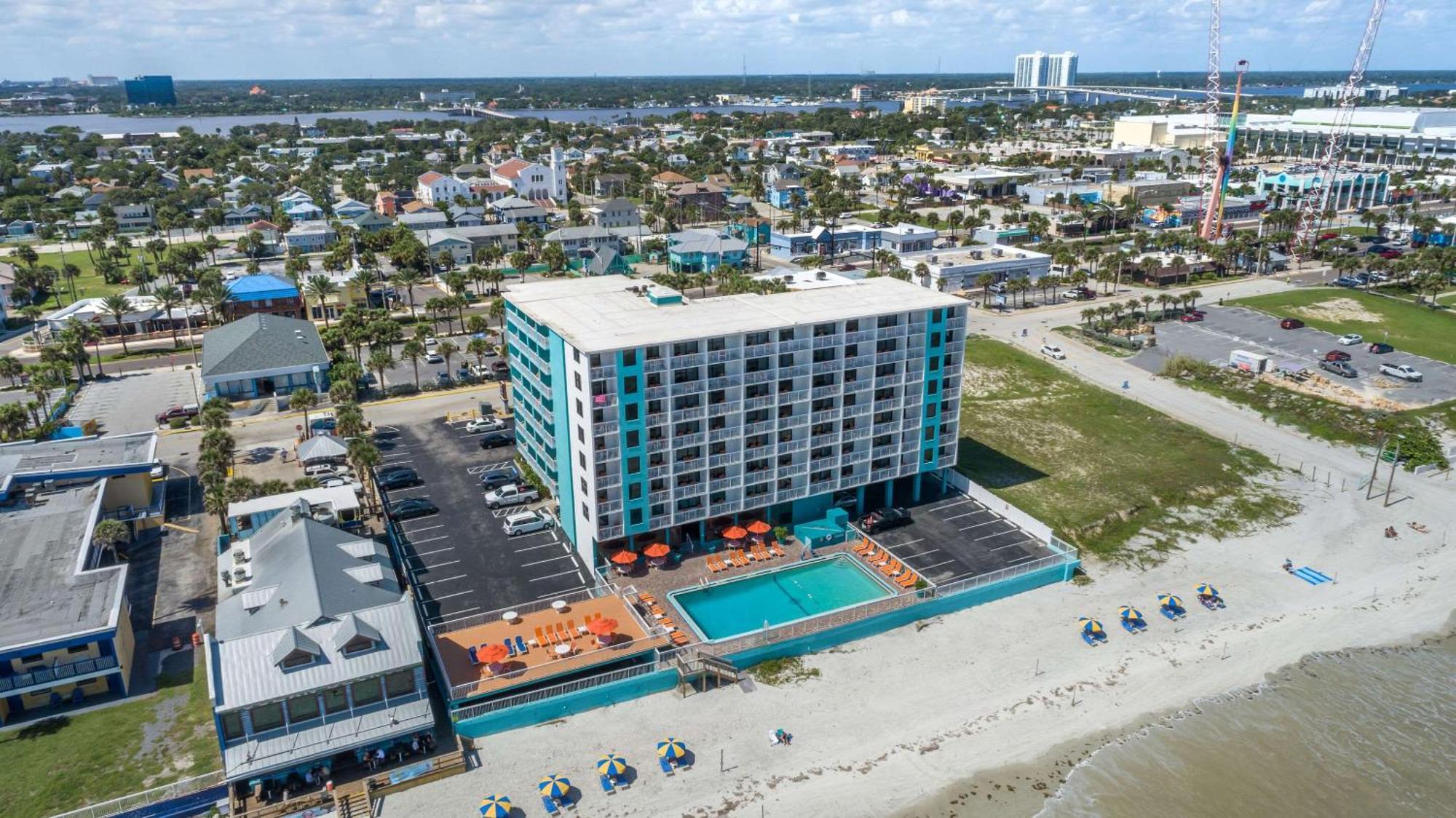 Comfort Inn & Suites Daytona Beach Oceanfront Exterior photo