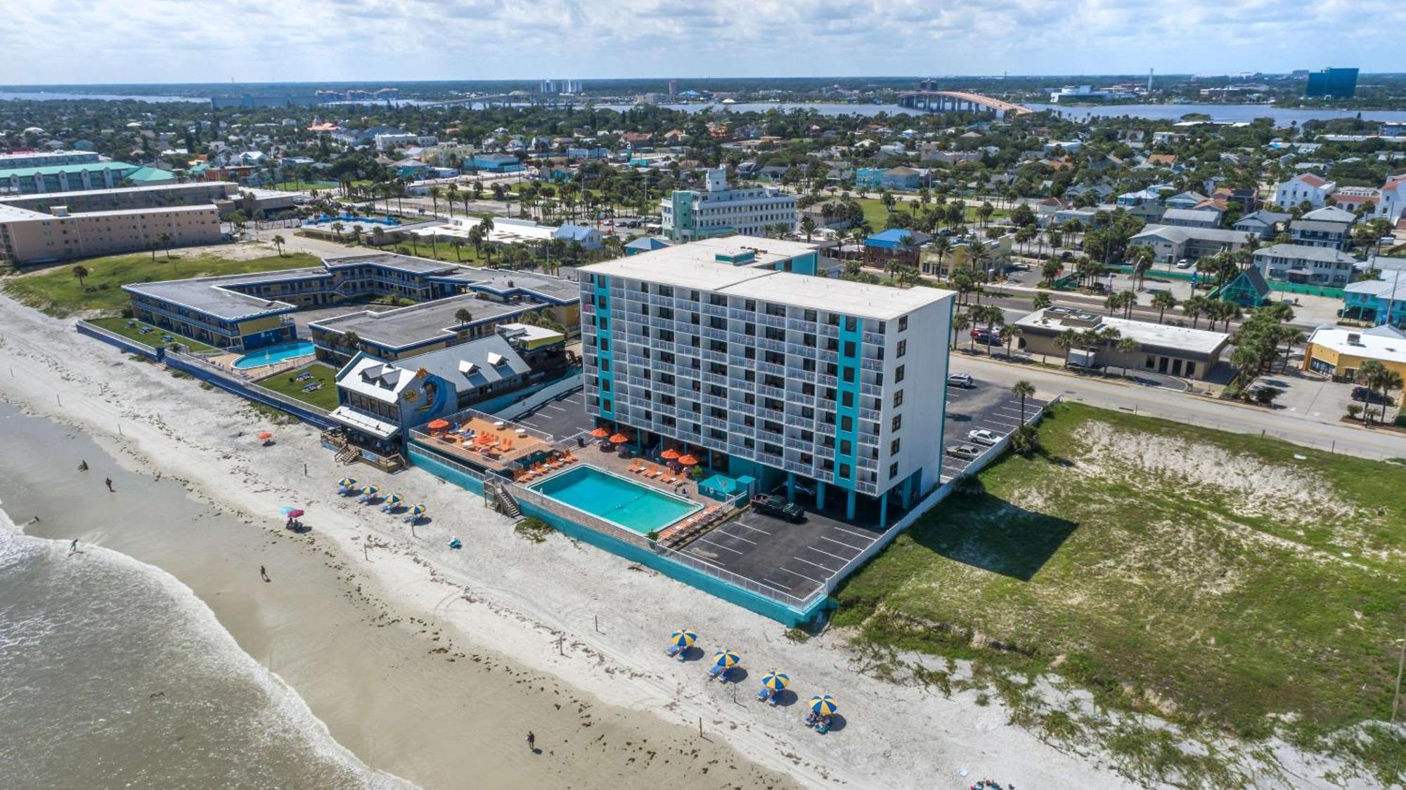 Comfort Inn & Suites Daytona Beach Oceanfront Exterior photo